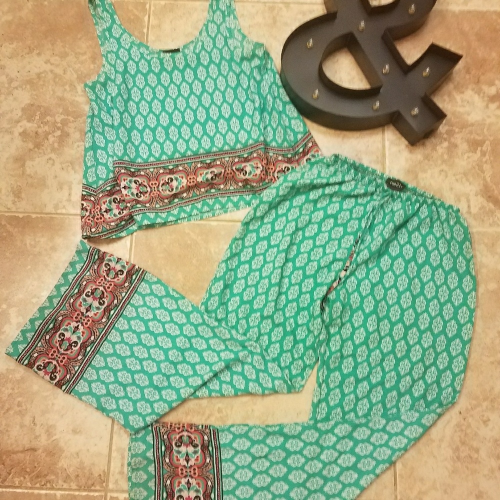 Tank top and pants